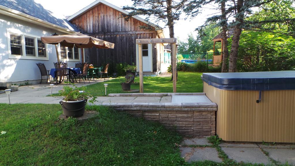 Auberge De La Tour Et Spa Magog Εξωτερικό φωτογραφία