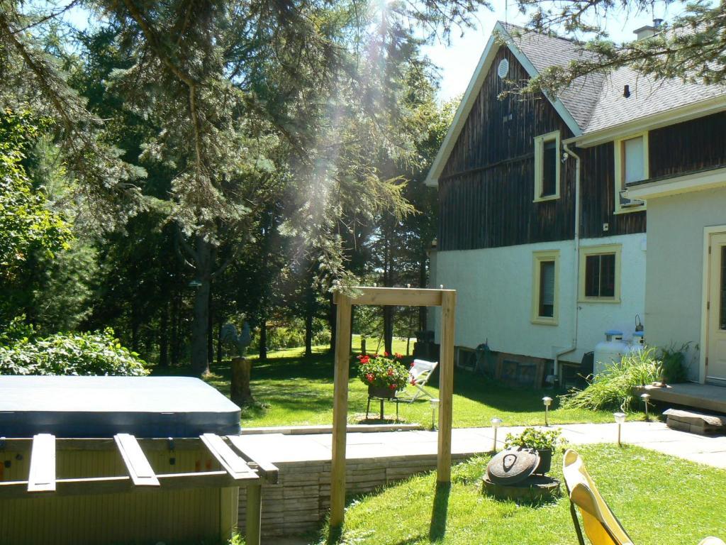 Auberge De La Tour Et Spa Magog Εξωτερικό φωτογραφία