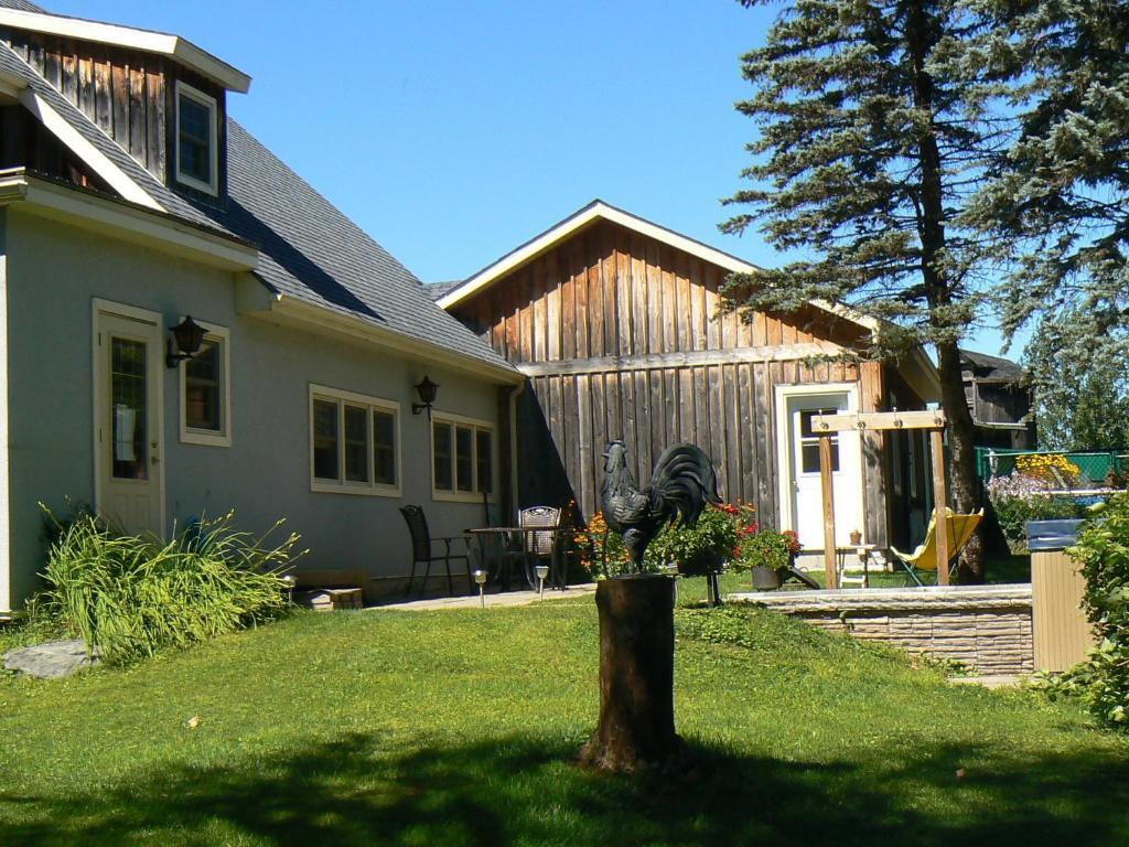 Auberge De La Tour Et Spa Magog Εξωτερικό φωτογραφία