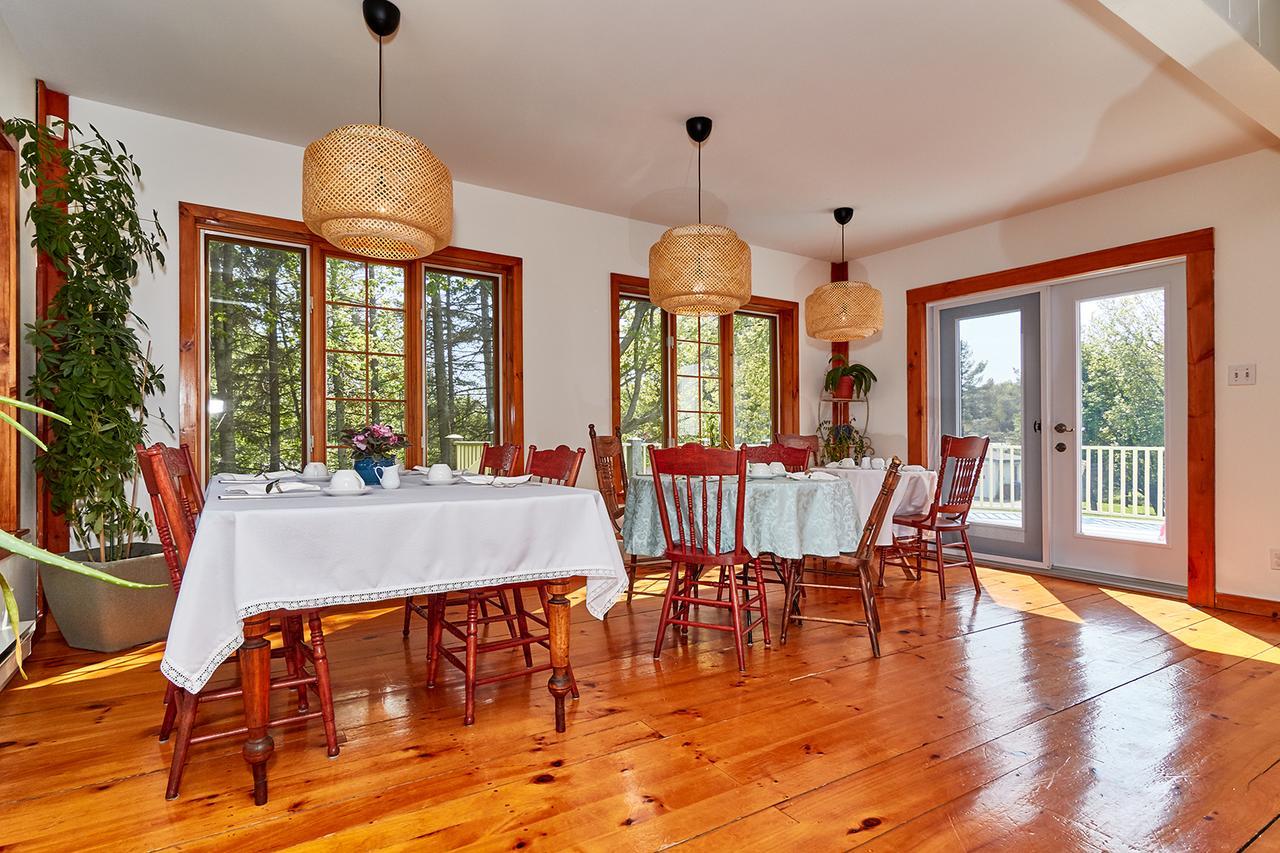 Auberge De La Tour Et Spa Magog Εξωτερικό φωτογραφία