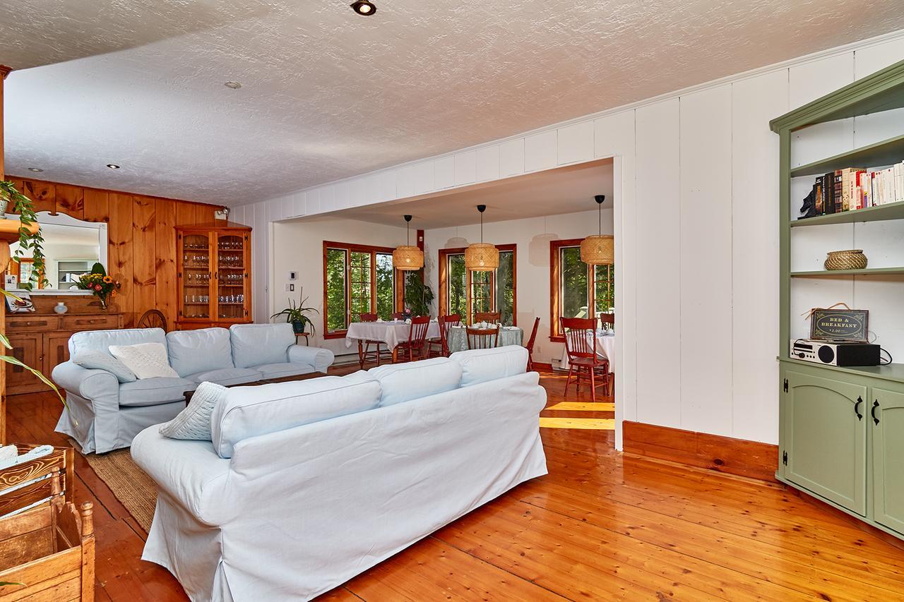 Auberge De La Tour Et Spa Magog Εξωτερικό φωτογραφία